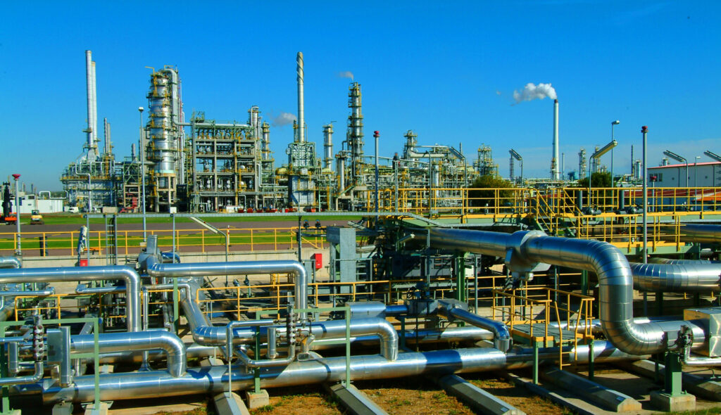 Aplicações de fibra cerâmica Durablanket em Isolamento térmico de tubulações, equipamentos e vasos em refinaria